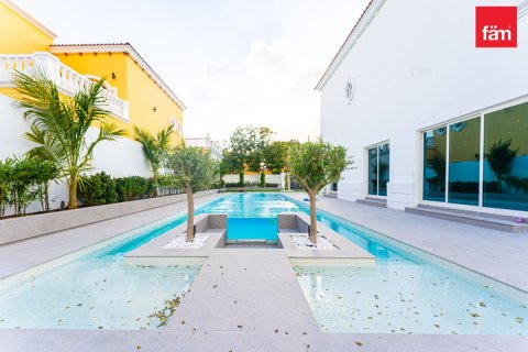 5 bedrooms Villa in Dubai, UAE No. 216137 6