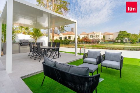 5 bedrooms Villa in Dubai, UAE No. 216137 9