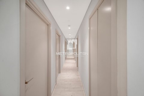 3 bedrooms Apartment in EMAAR Beachfront, UAE No. 128916 8
