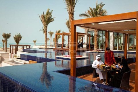 Appartement de 4 chambres à Saadiyat Island, UAE No. 12225