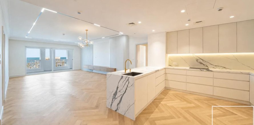 2 bedrooms Apartment in The Crescent, UAE No. 211014