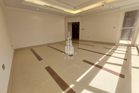Apartment de 3 dormitorios en Corniche Road, UAE No. 24801 5