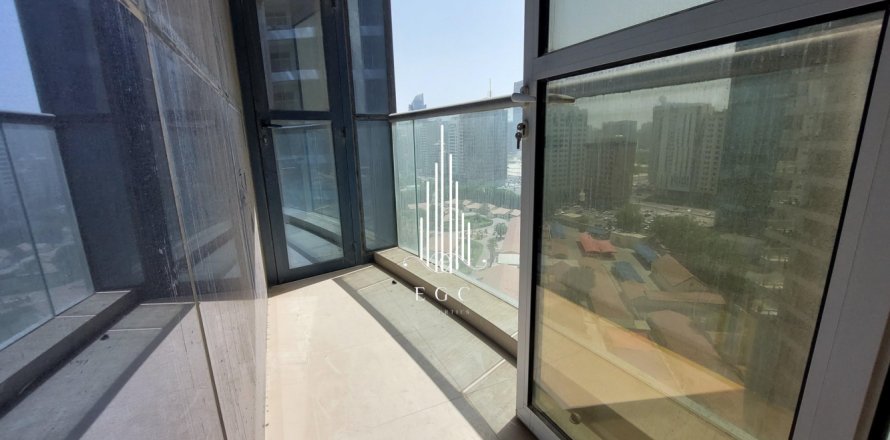 Apartment de 3 dormitorios en Corniche Road, UAE No. 24801