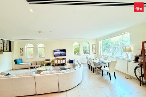 4 bedrooms Villa in Dubai, UAE No. 219187 6