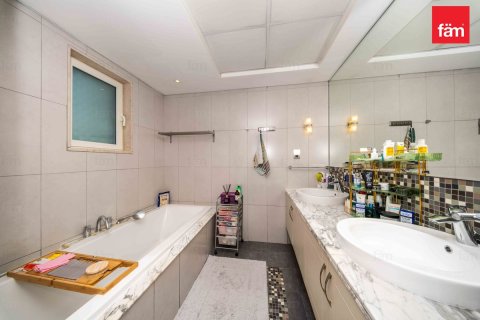 Villa de 3 dormitorios en Dubai, UAE No. 223696 19