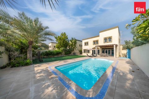 Villa de 3 dormitorios en Dubai, UAE No. 223696