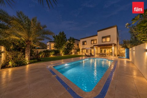 Villa de 3 dormitorios en Dubai, UAE No. 223696 3