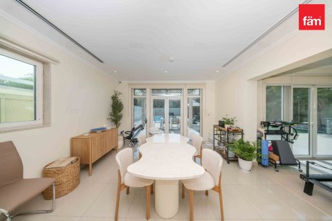 Villa de 3 dormitorios en Dubai, UAE No. 223696 8