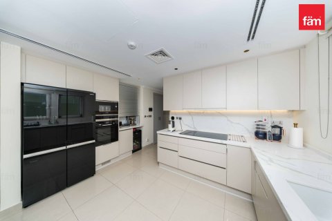 Villa de 3 dormitorios en Dubai, UAE No. 223696 10