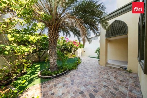 Villa de 3 dormitorios en Dubai, UAE No. 223696 6