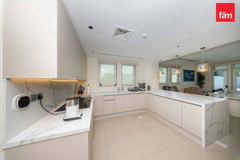 Villa de 3 dormitorios en Dubai, UAE No. 223696 9