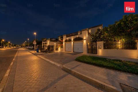 Villa de 3 dormitorios en Dubai, UAE No. 223696 15