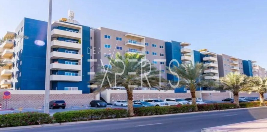 Apartment de 3 dormitorios en Al Reef, UAE No. 224038