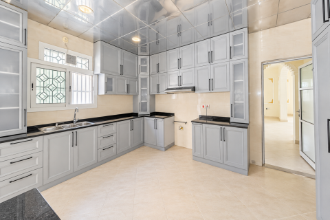 6 bedrooms Villa in Mughaidir, UAE No. 226410 9