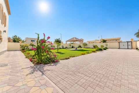 6 bedrooms Villa in Mughaidir, UAE No. 226410 5