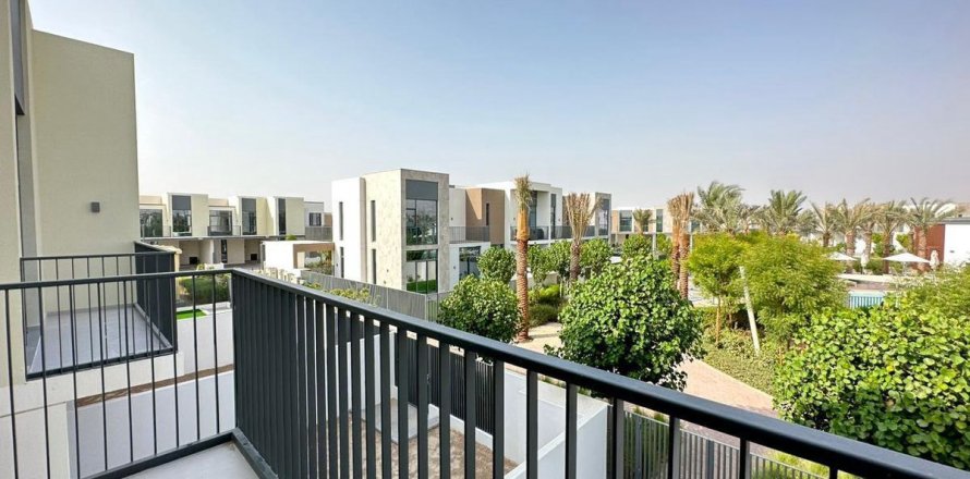 Villa de 3 chambres à Dubai, UAE No. 221932