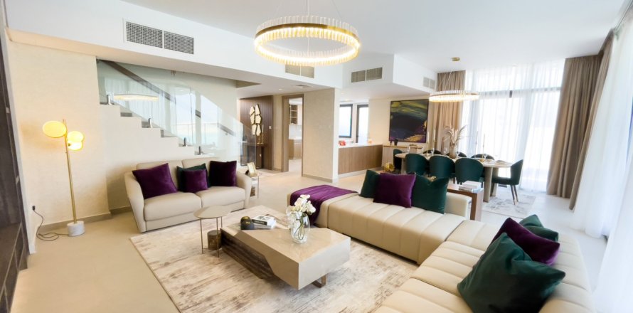 Villa de 5 dormitorios en Sharjah, UAE No. 7109