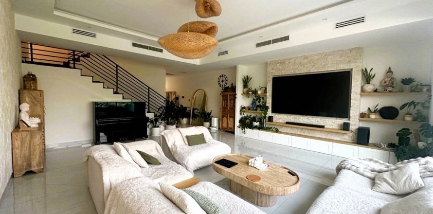 Villa de 2 chambres à Dubai, UAE No. 220185