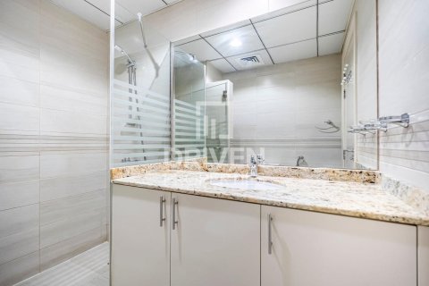 Villa de 4 dormitorios en District 15, UAE No. 215087 18