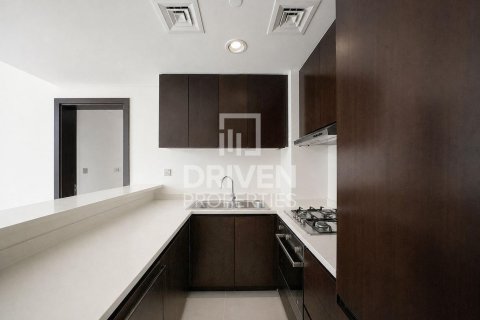 Apartment de 2 dormitorios en Merano Tower, UAE No. 223318 12