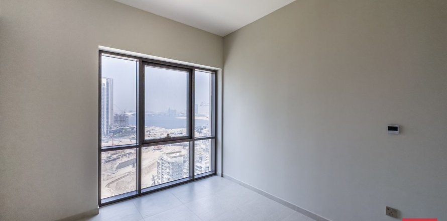 2 bedrooms Apartment in Dubai, UAE No. 215745