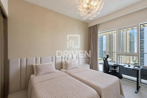 Apartment de 2 dormitorios en EMAAR Beachfront, UAE No. 212293 9