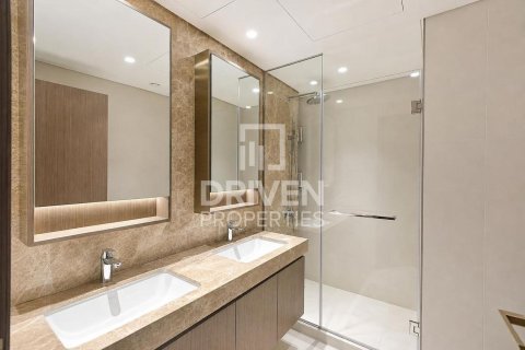 Apartment de 2 dormitorios en EMAAR Beachfront, UAE No. 212293 17