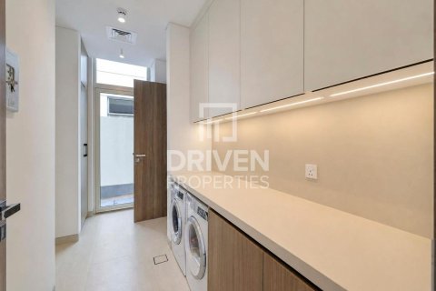 Villa de 5 dormitorios en Jumeirah Park, UAE No. 215098 16