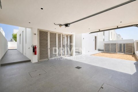Villa de 5 dormitorios en Jumeirah Park, UAE No. 215098 30