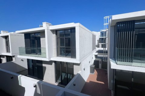 Villa de 4 dormitorios en Ras Al Khaimah, UAE No. 184163 3