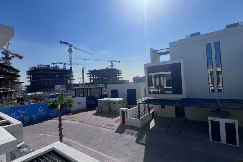 Villa de 4 dormitorios en Ras Al Khaimah, UAE No. 184163 16
