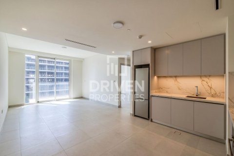 1 bedroom Apartment in EMAAR Beachfront, UAE No. 217843 4