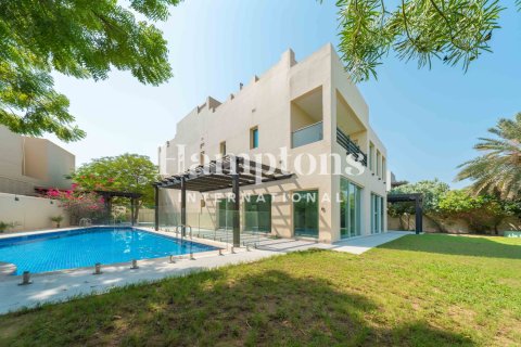 Villa de 5 dormitorios en Meadows 1, UAE No. 224372