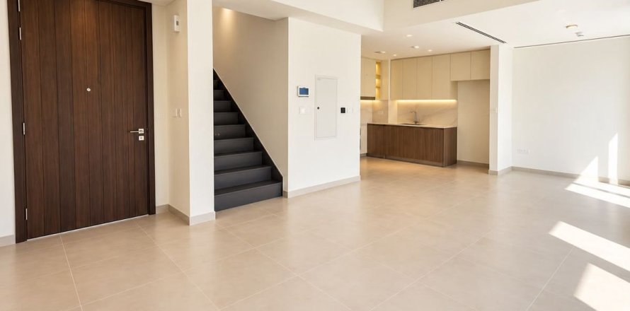 3 bedrooms Villa in Dubai, UAE No. 213332