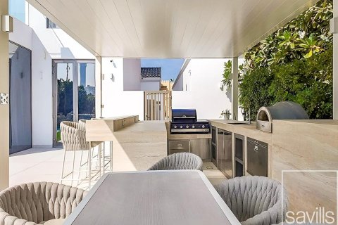 6 bedrooms Villa in Signature Villas, UAE No. 211069 5