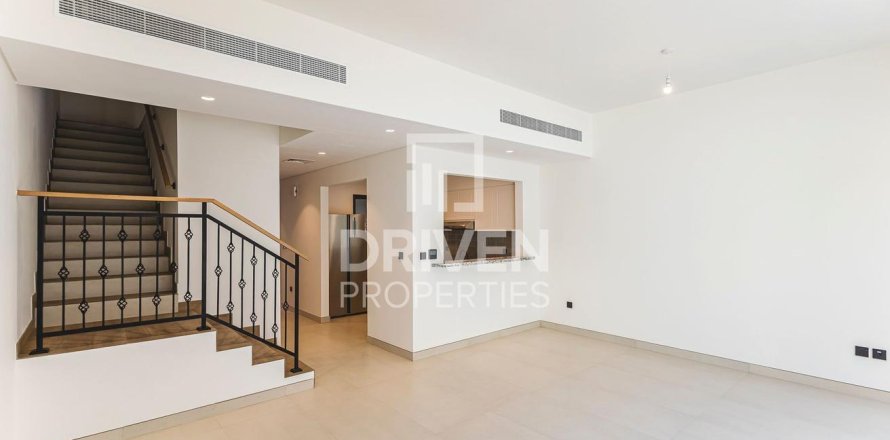 Townhouse de 4 dormitorios en Damac Lagoons, UAE No. 221410