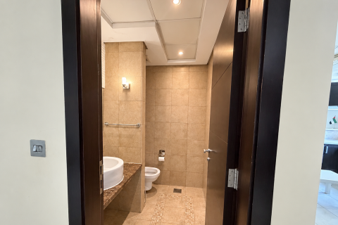 3 bedrooms Villa in Jumeirah Park, UAE No. 213001 10