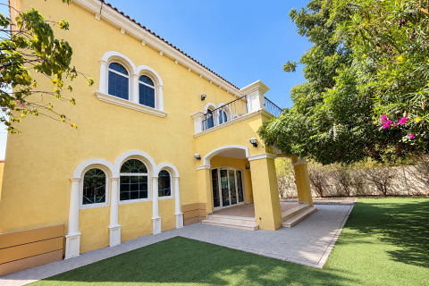 3 bedrooms Villa in Jumeirah Park, UAE No. 213001