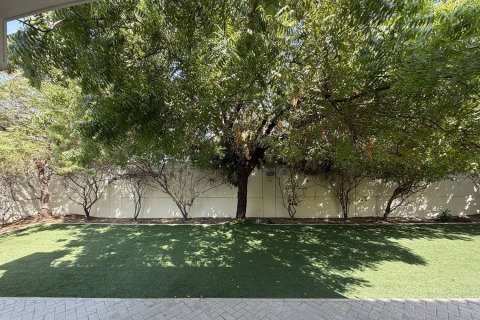 3 bedrooms Villa in Jumeirah Park, UAE No. 213001 9