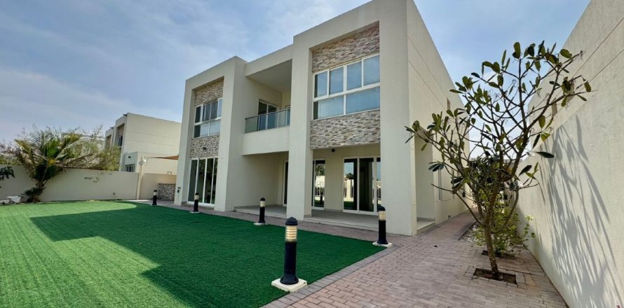 4 bedrooms Villa in Ras Al Khaimah, UAE No. 183694