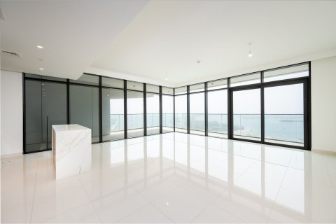 3 bedrooms Apartment in EMAAR Beachfront, UAE No. 197682