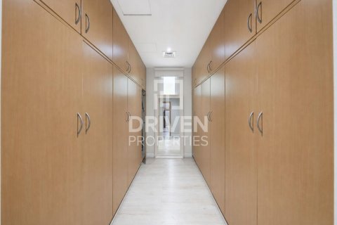 3 bedrooms Apartment in Dubai Investment Park, UAE No. 223013 21