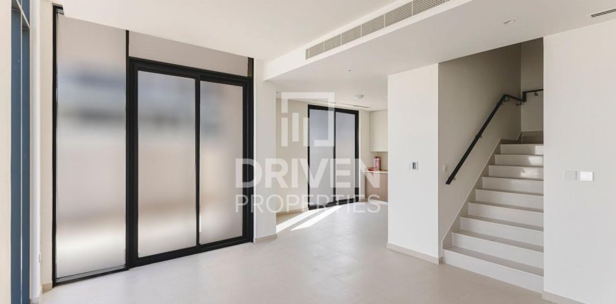 4 bedrooms Villa in EMAAR South, UAE No. 225413