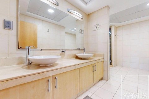 Apartment de 2 dormitorios en Shoreline Apartments, UAE No. 222622 14