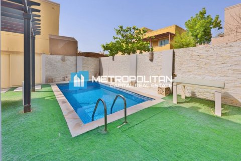 Вилла с 5 спальнями в Al Raha Gardens, ОАЭ №133886 4