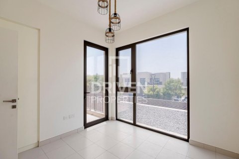 Таунхаус с 3 спальнями в EMAAR South, ОАЭ №226124 12