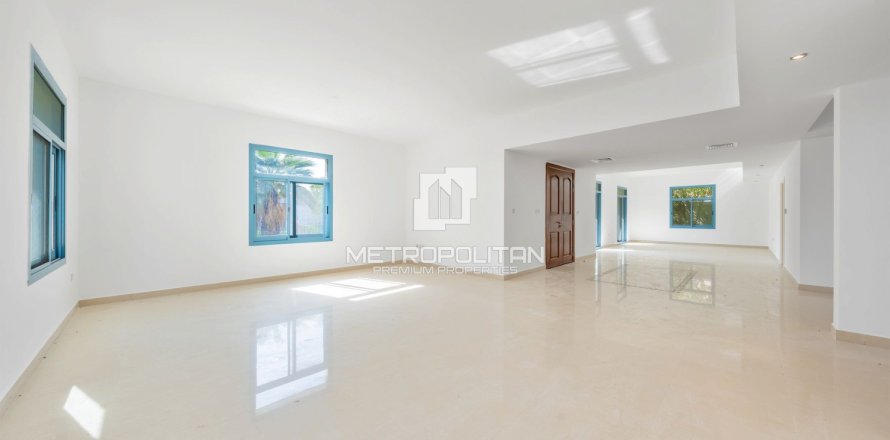 5 bedrooms Villa in Falcon City of Wonders, UAE No. 129570