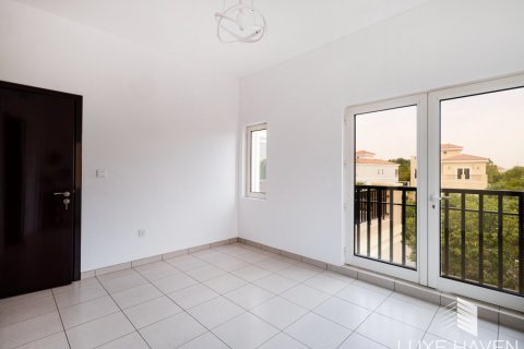 Вилла с 5 спальнями в Hacienda, ОАЭ №14606 11
