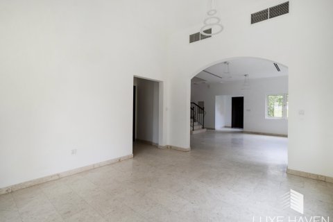 Вилла с 5 спальнями в Hacienda, ОАЭ №14606 13