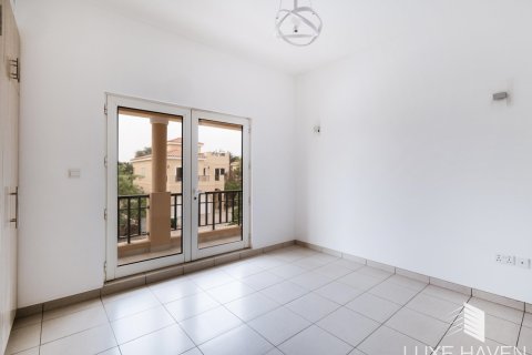 Вилла с 5 спальнями в Hacienda, ОАЭ №14606 14
